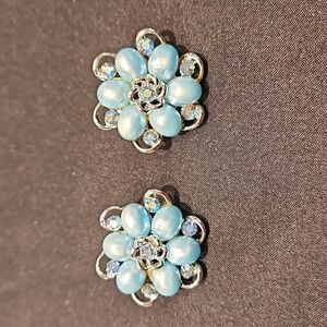 STAR Brand Vintage Blue Faux Pearls&Aurora Borealis Silvertone Clip-on earrings.